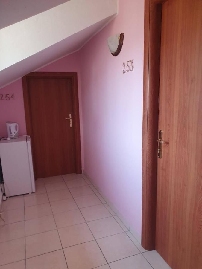 Royal Palace Gate Guest house San Nicola La Strada